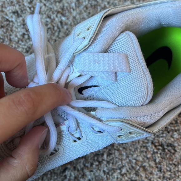 Volleyball Shoes - Picture 5 of 5